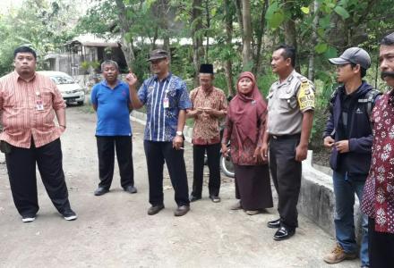 Pemdes Wonolelo Tinjau Lokasi Pengaspalan Jalan di Dusun Bojong